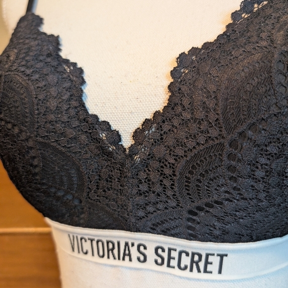 VICTORIA'S SECRET Bralette Wireless Lightly Lined Black Lace Bra 32D - Picture 2 of 10